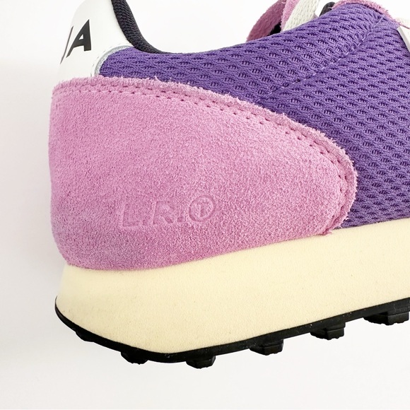 VEJA RÍO BRANCO ALVEOMESH SNEAKERS IN PURPLE - Picture 9 of 13